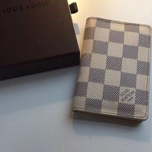 Louis Vuitton White credit card holder. Authentic